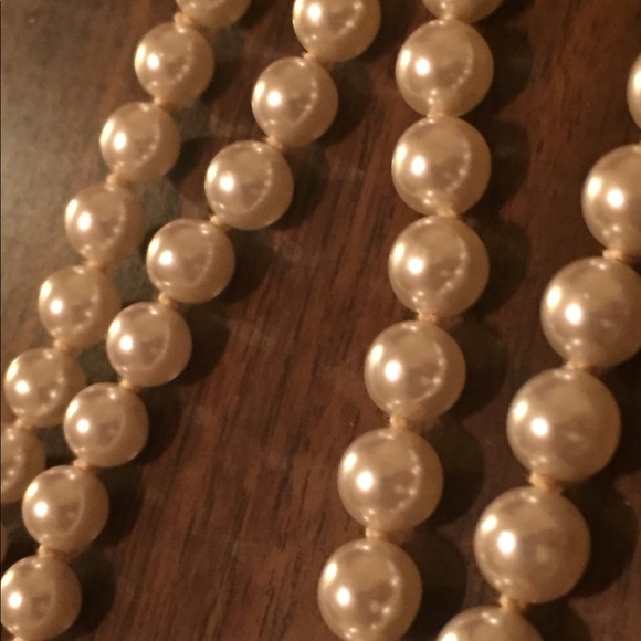 Pearl Necklace Set - Picture 3 of 3